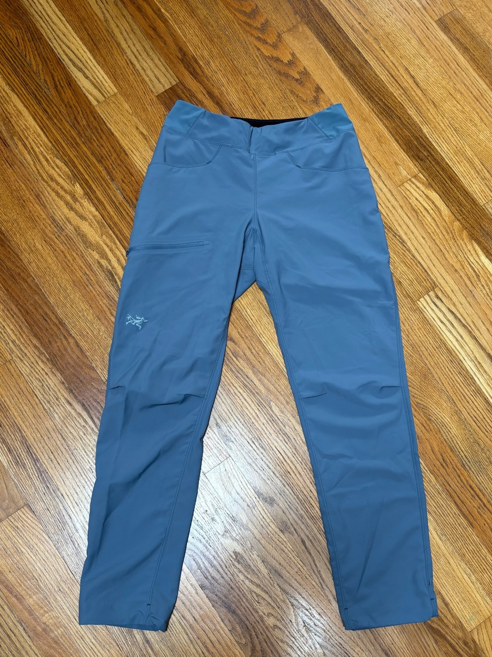 Arc’teryx women’s sigma SL pants in a greyish powdery blue size 6